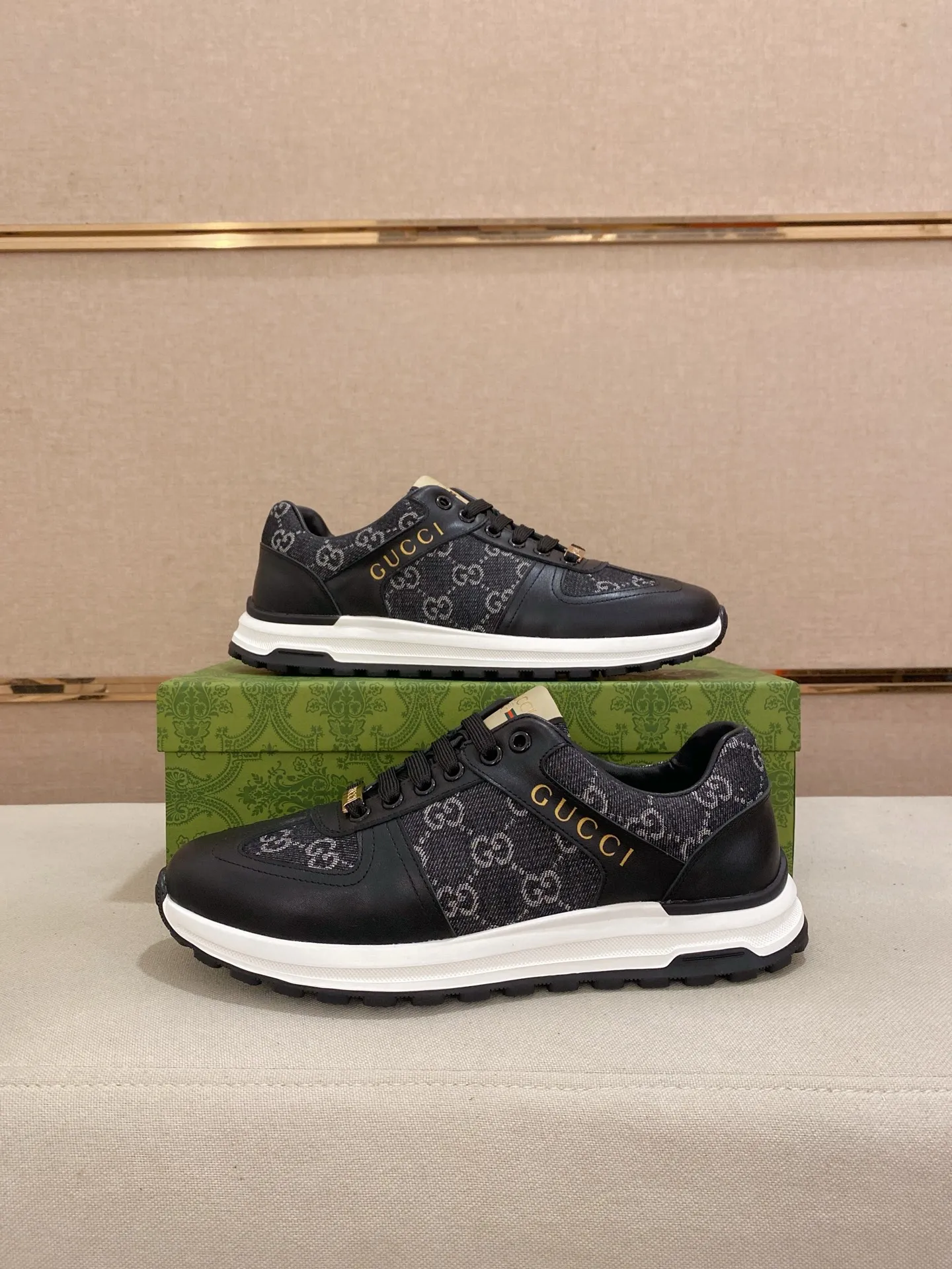Men's clothing and shoes💰 400💰🇮🇹🇮🇹GUCCI (Gucci) top 🔍🔍 new models are on sale at the same time, the upper 🇮🇹 is imported Italian first-layer cowhide, the lining is fully imported sheepskin 💪💪, completely 1⃣️compared 1⃣️Reproduction🇮🇹💪💪, ⚠Sole: The original sole is specially provided by the original factory, the exclusive movable molded sole is super comfortable, ⚠Original factory follow-up goods, 🔍🔍high quality, you can enter and leave the counter at will, welcome to compare⚠. Code number: 38-44 (45 is custom-made and cannot be returned or exchanged)